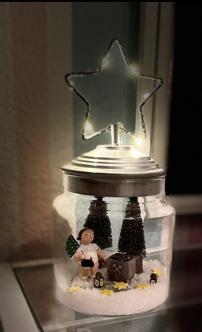 Glück auf Engel in beleuchtetem Weihnachtsglas
